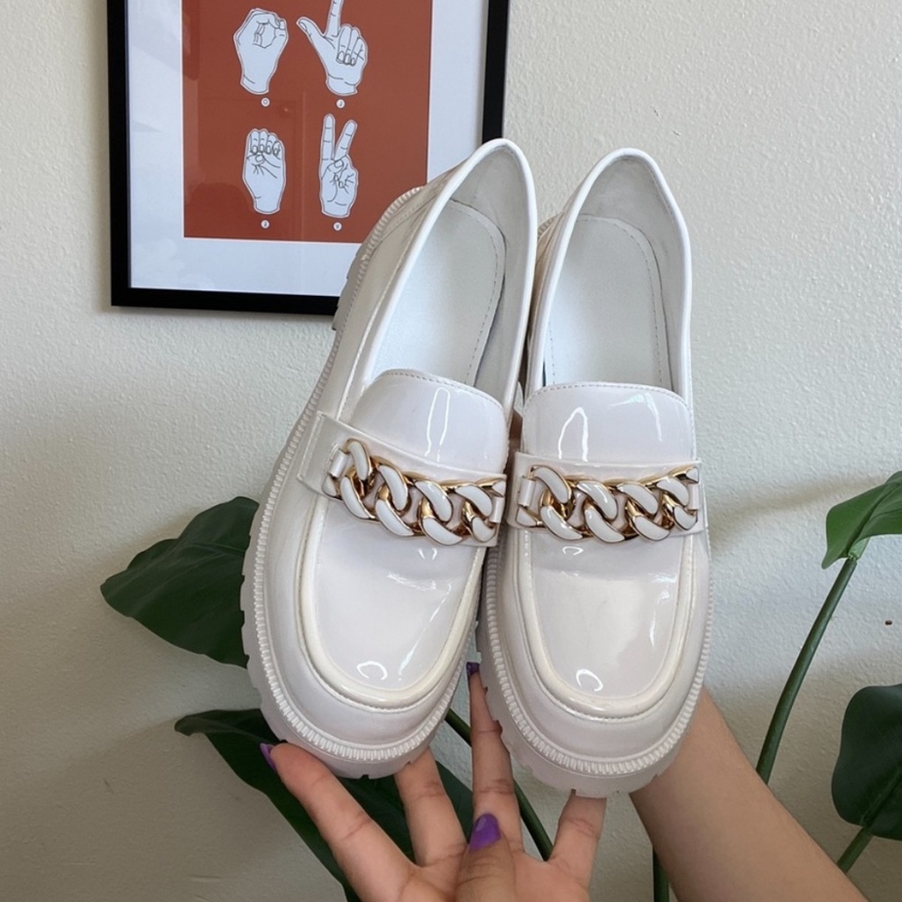 Latterier-  chain strap platform loafers in cream white color